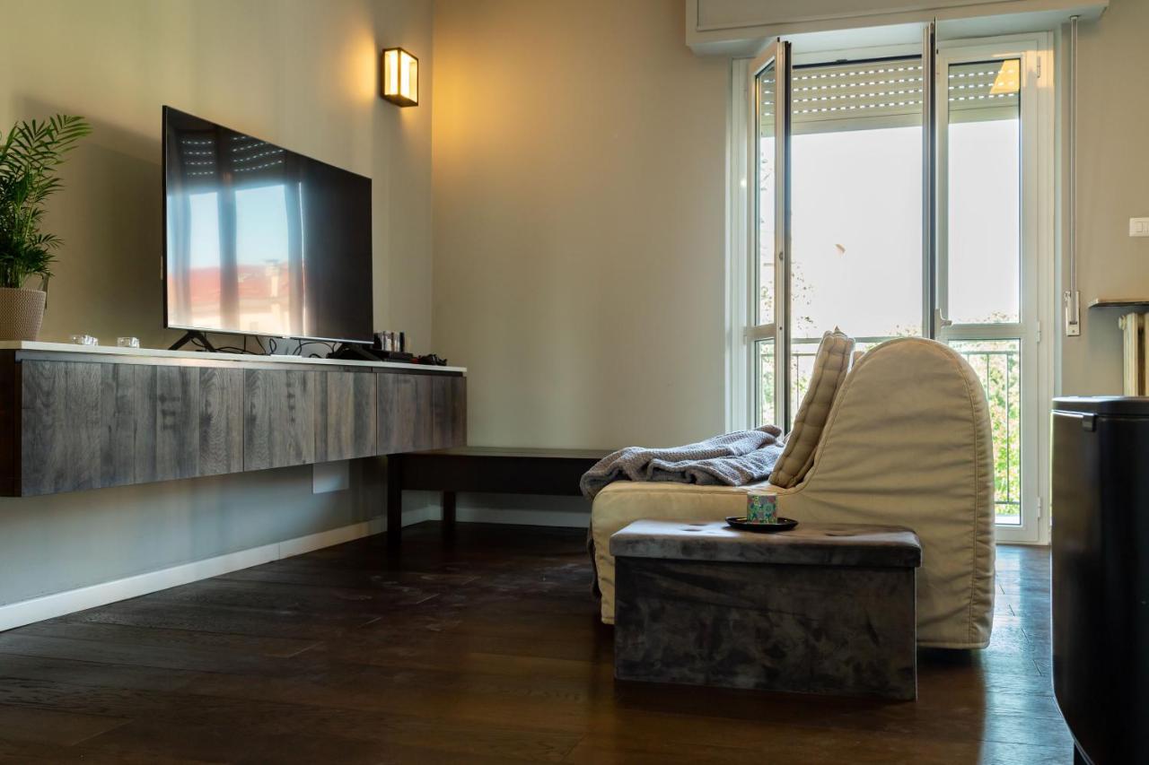 La Preziosa Apartment - By Host4U Pavia Luaran gambar